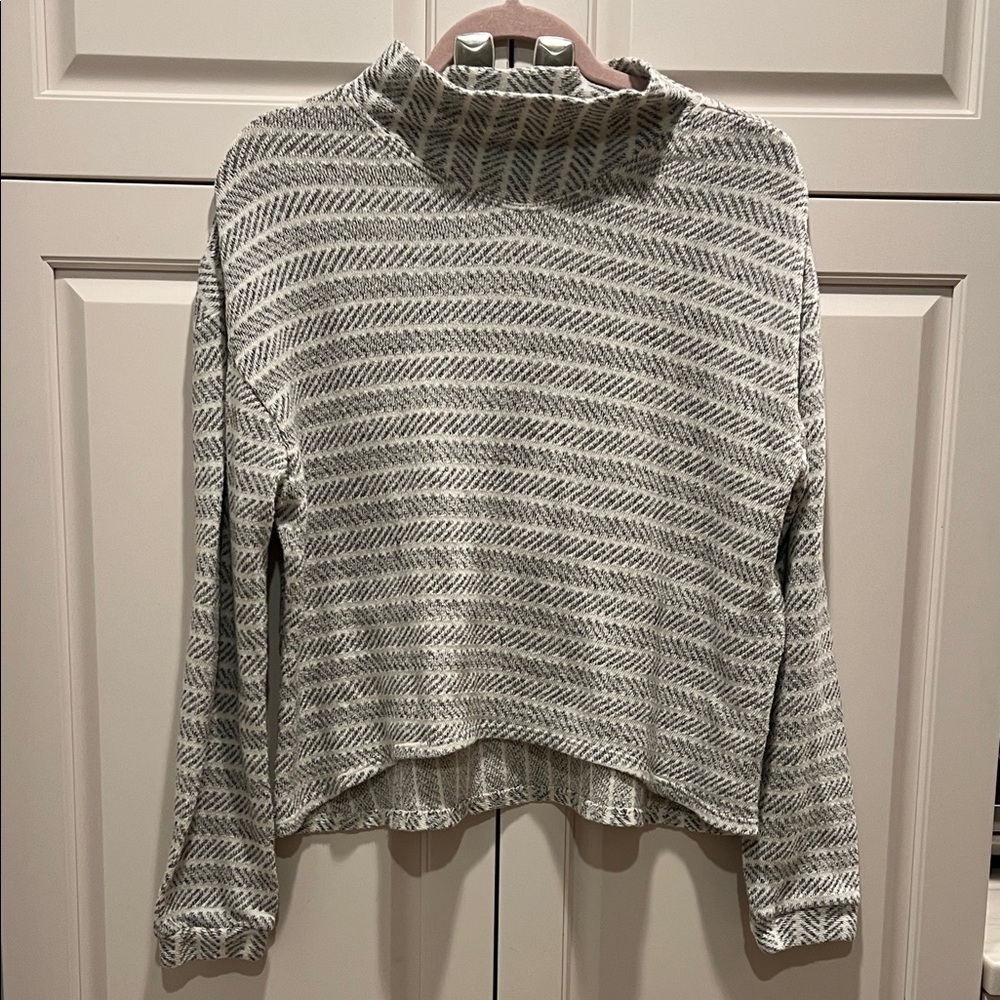 Elegant Gray Herringbone Women's Turtleneck Sweater anthropology